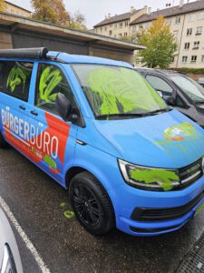 Fahrzeug der AfD-Landtagsfraktion Baden-Württemberg nach Farbanschlag