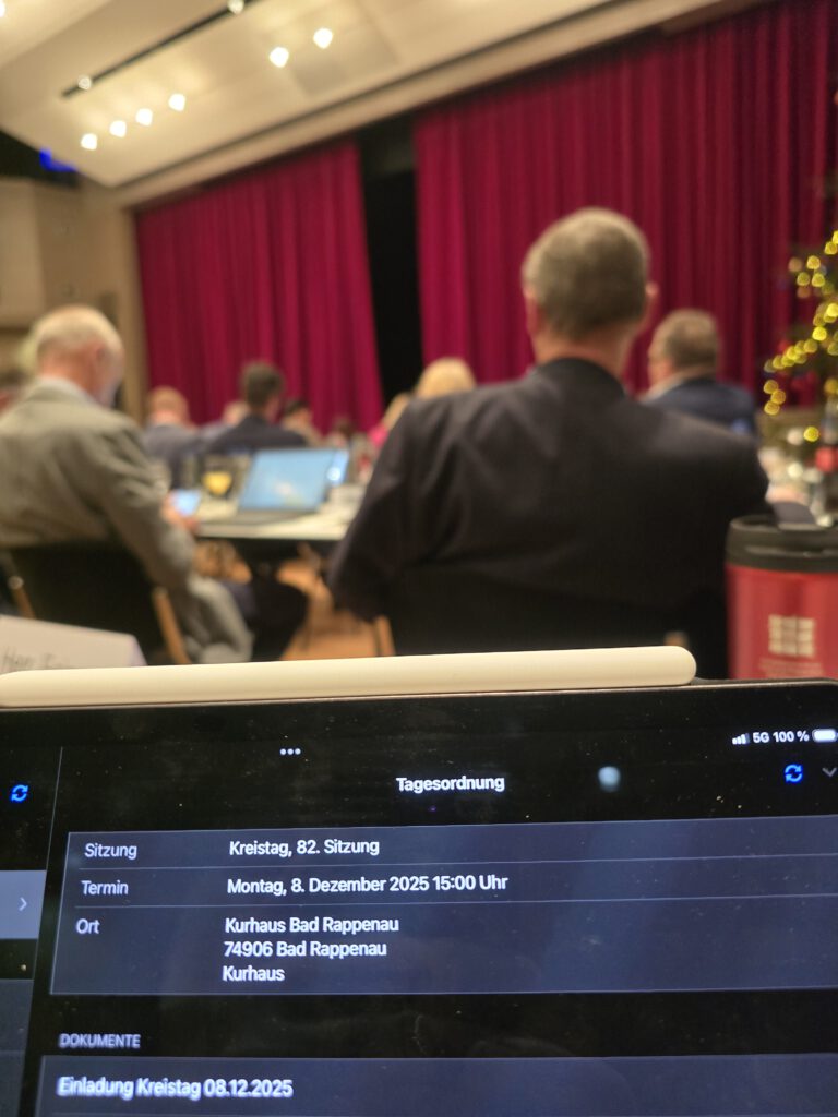 Nach der Kreistagssitzung 9.12.2025 machen Kreisräte Musik.